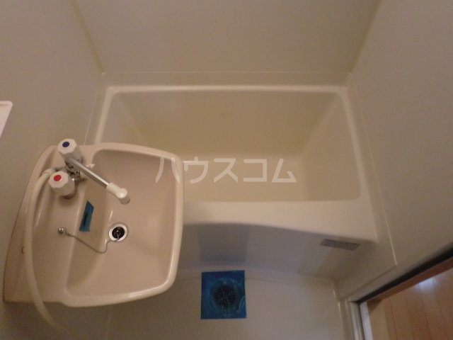 13/28 浴室