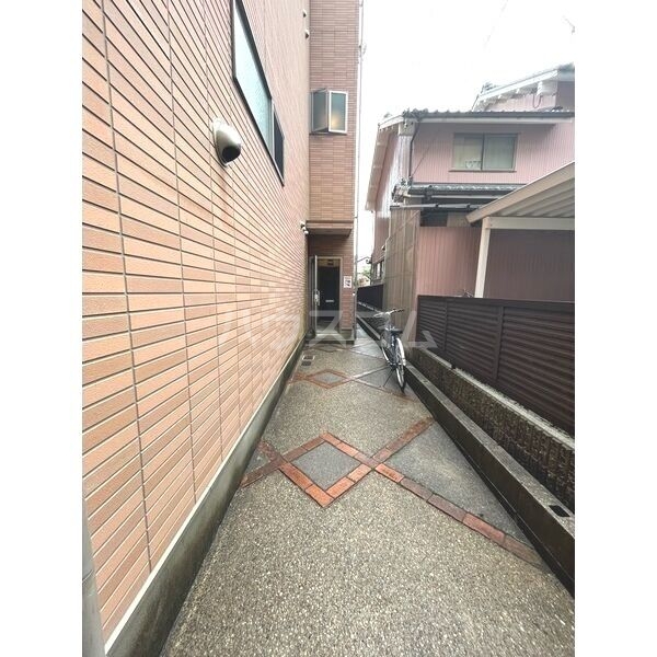 21/29 エントランス