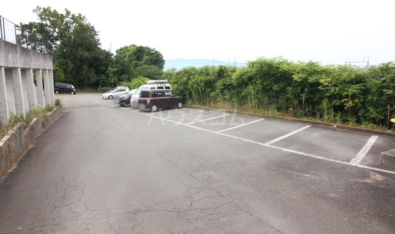 16/21 駐車場