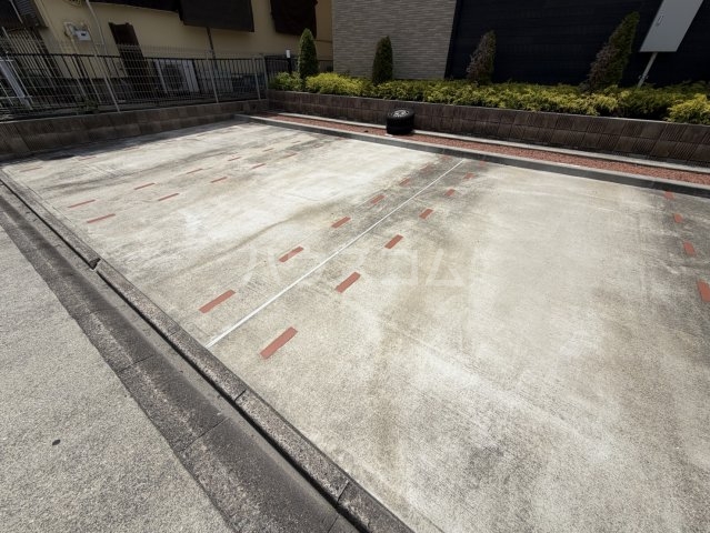 2/3 駐車場