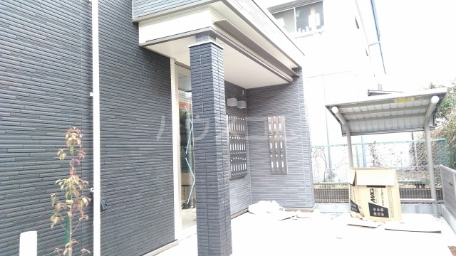 25/26 エントランス