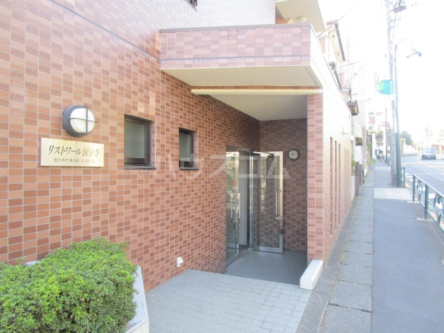 27/30 エントランス