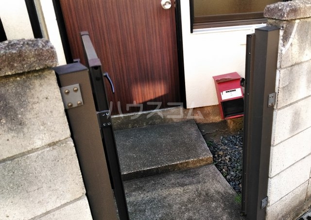 21/29 エントランス