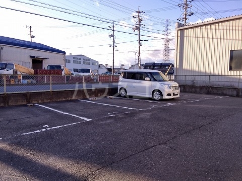 22/30 駐車場