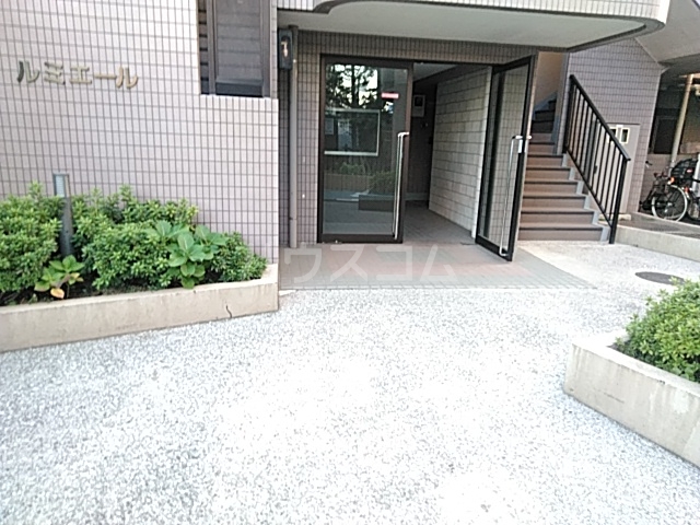 20/27 エントランス