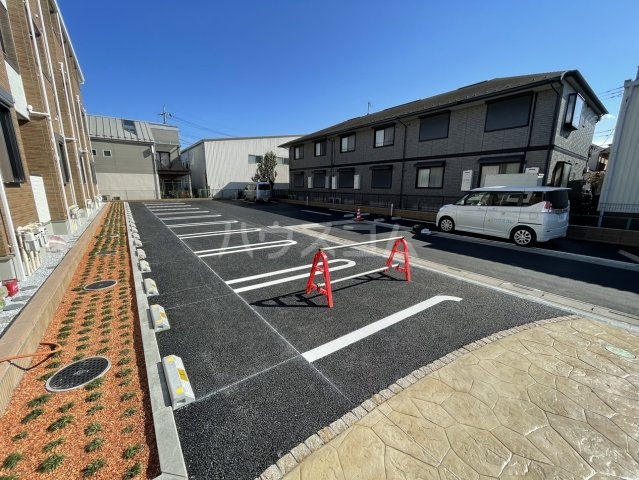 23/30 駐車場