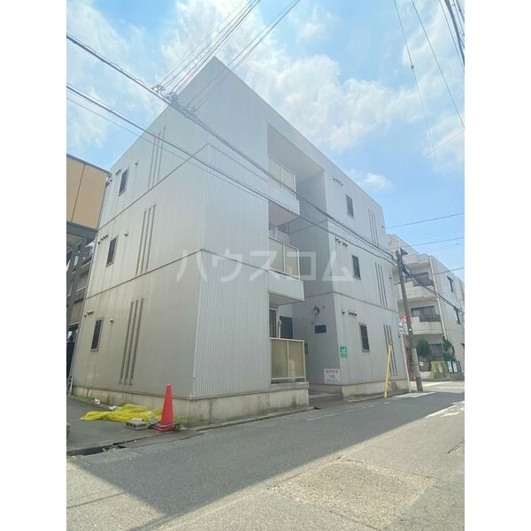 23/30 エントランス