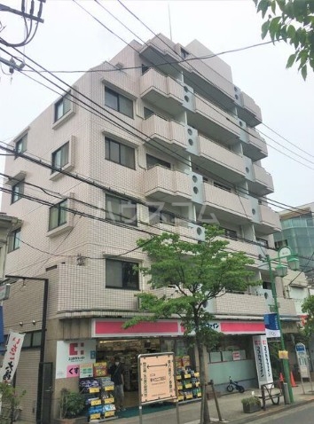 13/17 エントランス