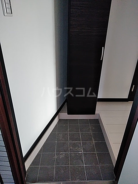 13/28 玄関