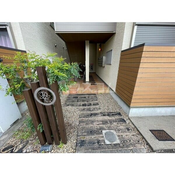 16/24 エントランス