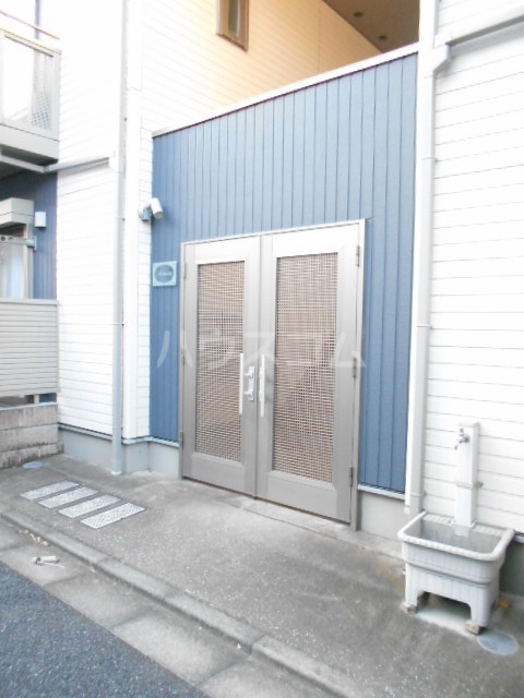 25/30 エントランス