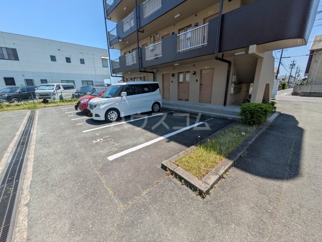 17/22 駐車場