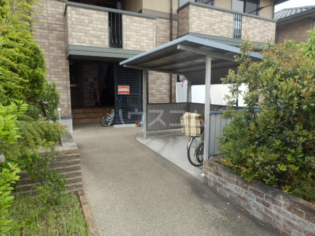 2/5 エントランス