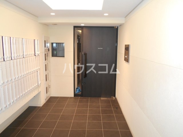 20/23 エントランス