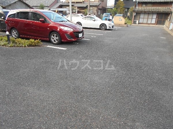 22/30 駐車場