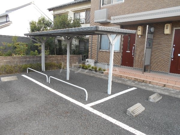 23/30 駐車場