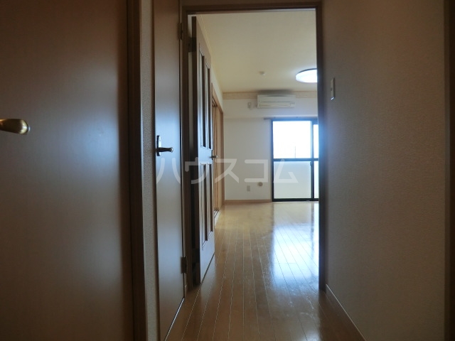 22/30 エントランス