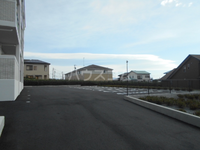 2/4 駐車場