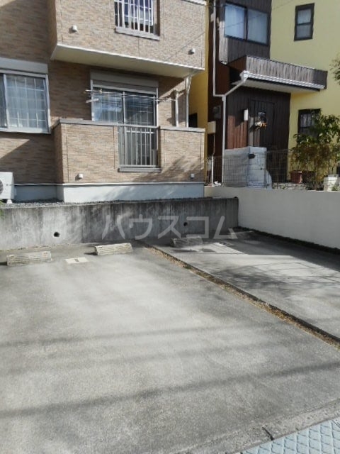 19/25 駐車場