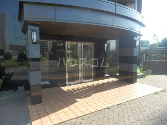 17/27 エントランス