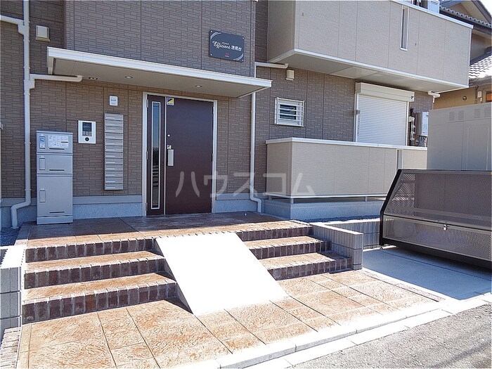 17/22 エントランス