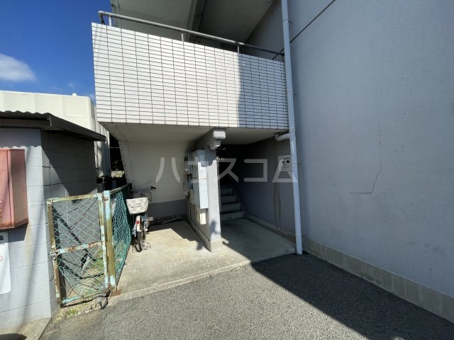 13/21 エントランス