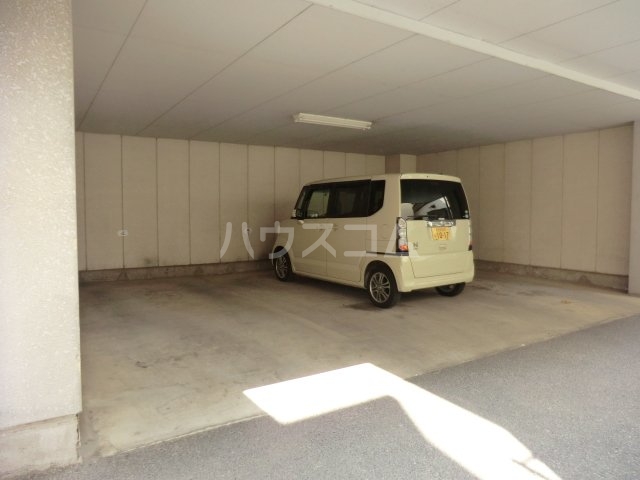 19/27 駐車場