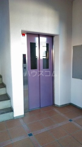 28/30 エントランス