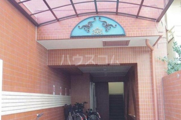 16/22 エントランス