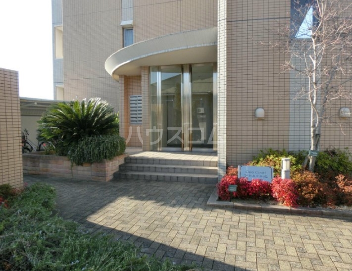 22/26 エントランス