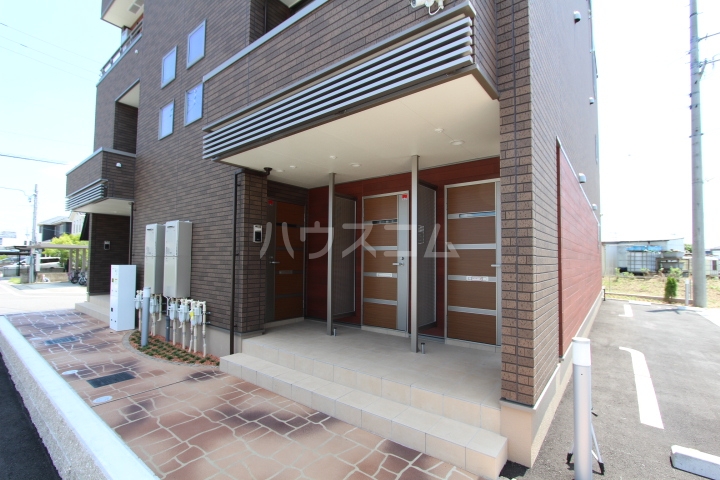 24/26 エントランス