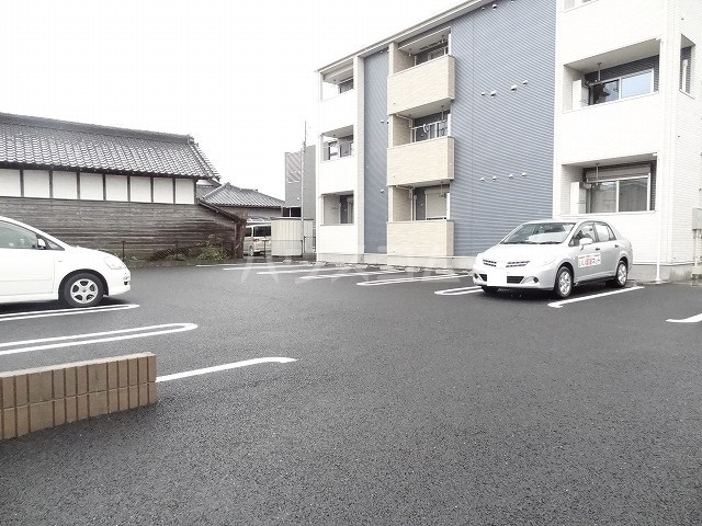 14/16 駐車場