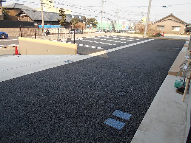 18/22 駐車場