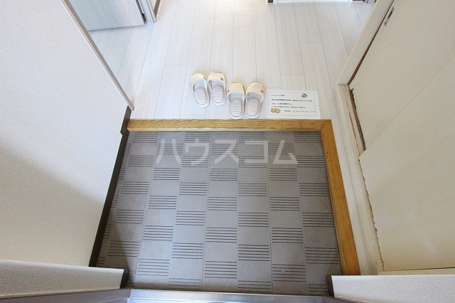 13/30 玄関