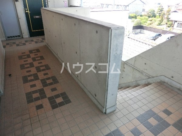 19/28 エントランス