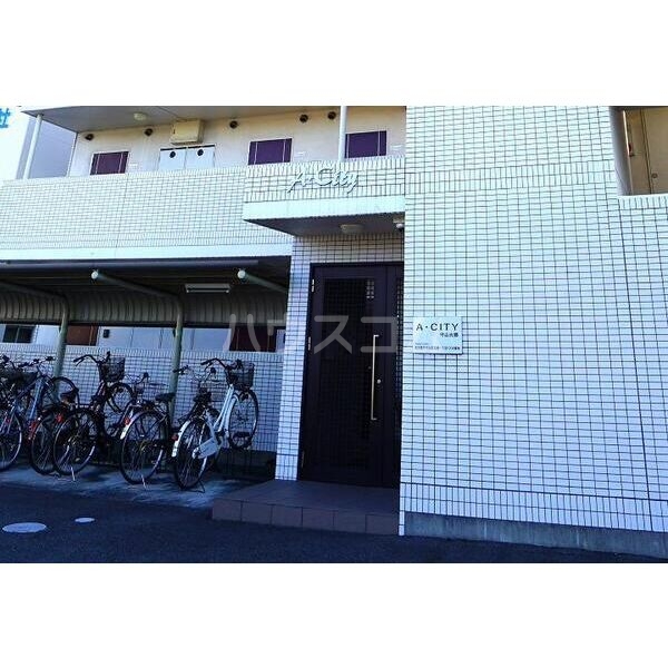 13/18 エントランス