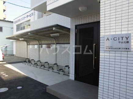 20/26 エントランス