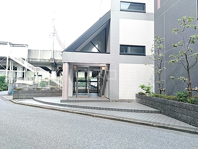 14/19 エントランス