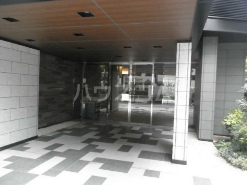 13/16 エントランス