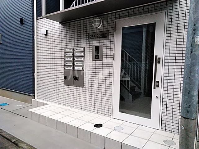 21/30 エントランス