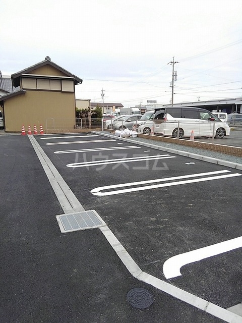 15/18 駐車場
