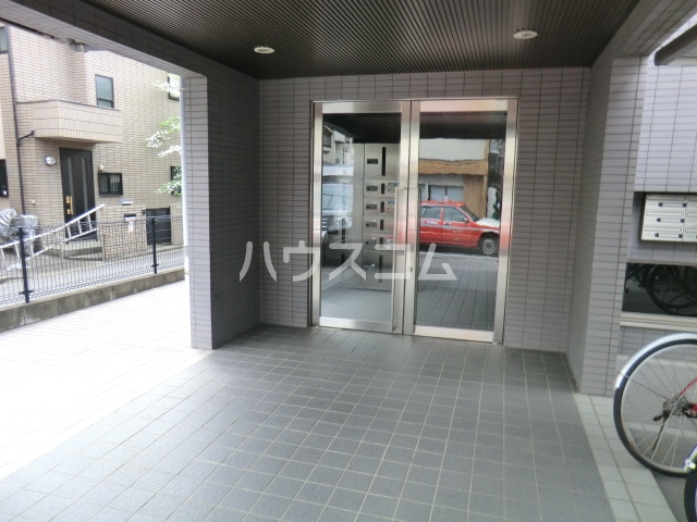 15/23 エントランス