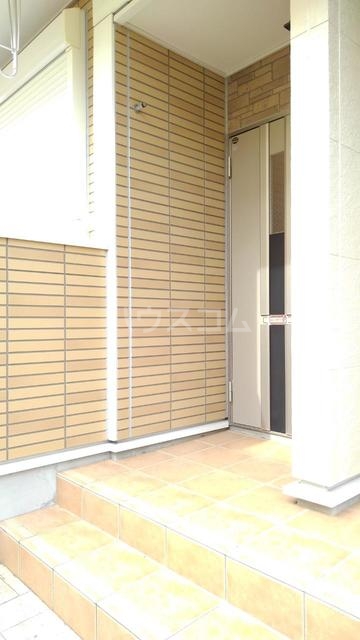 18/30 エントランス