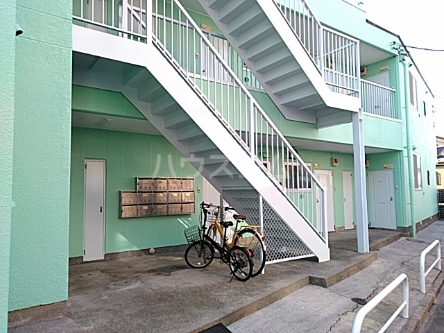 24/28 エントランス