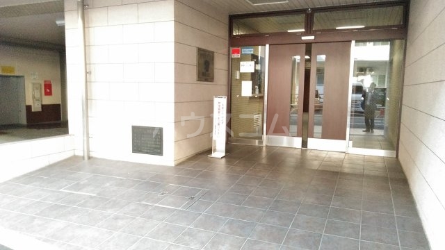 25/30 エントランス