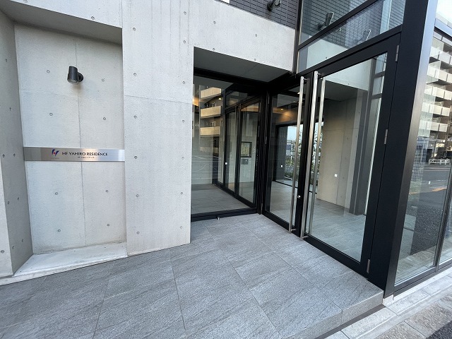 25/30 エントランス
