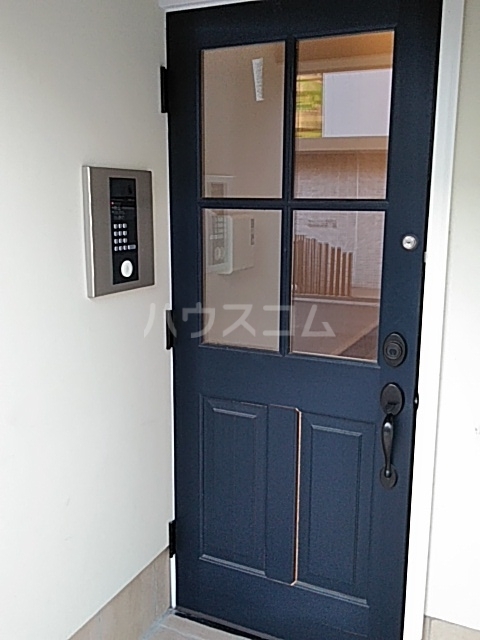 27/30 エントランス