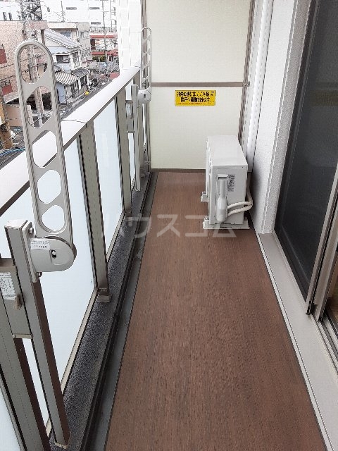 13/18 バルコニー