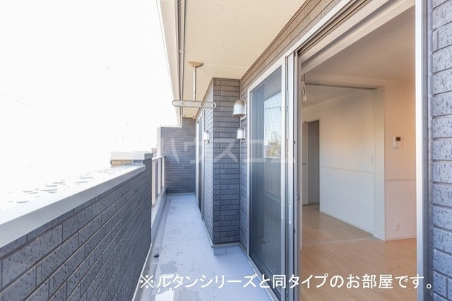 13/22 バルコニー
