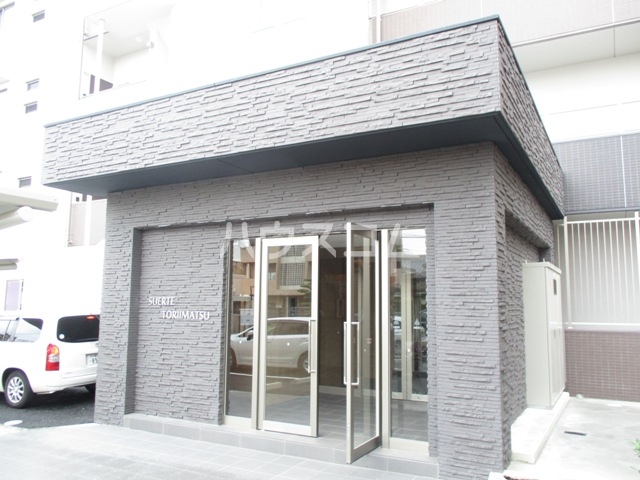 18/26 エントランス